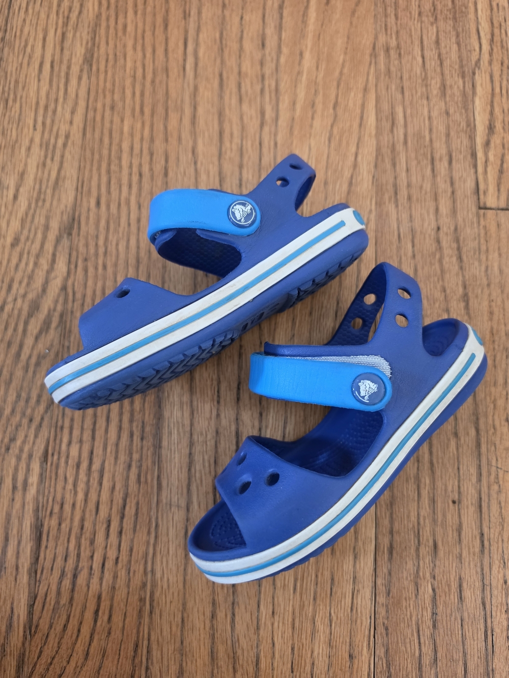 CROCS Kids Two-Tone Blue Sandals with Velcro Strap Size 8C - Picture 2 of 5
